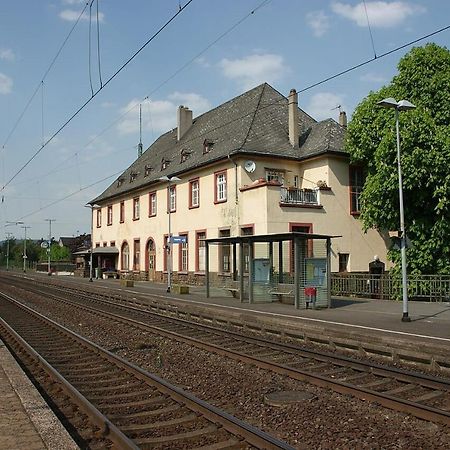 Ferienwohnung Neli Am Rhein Rheinbrohl 外观 照片