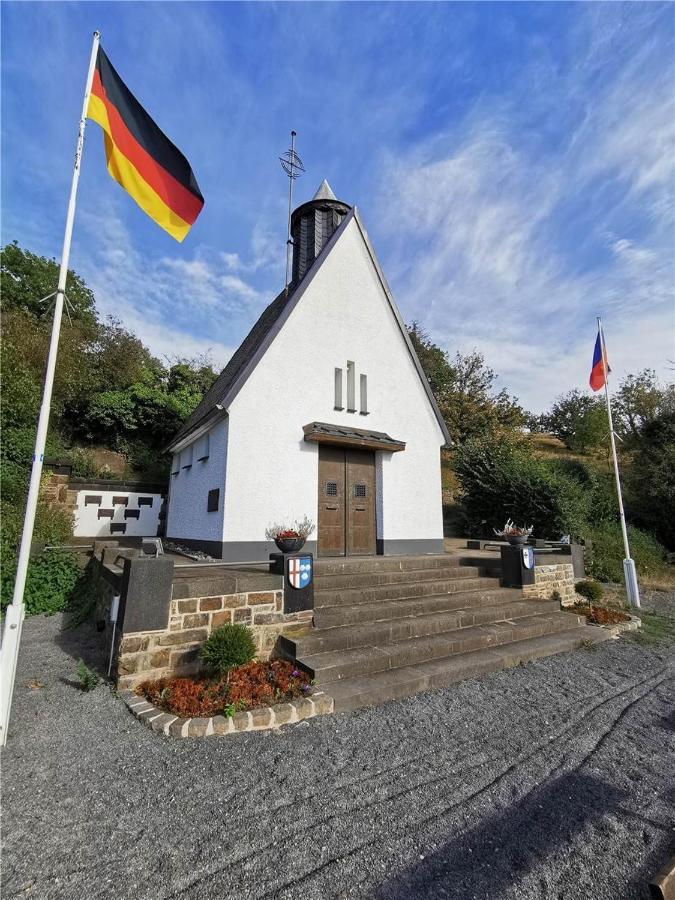 Ferienwohnung Neli Am Rhein Rheinbrohl 外观 照片